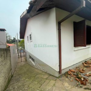 Casa com 175m², 3 dormitórios, 2 vagas, no bairro Jardim América em Caxias do Sul para Comprar