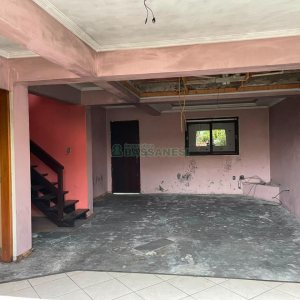 Casa com 180m², 3 dormitórios, 2 vagas, no bairro Jardim América em Caxias do Sul para Comprar
