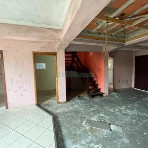 Casa com 180m², 3 dormitórios, 2 vagas, no bairro Jardim América em Caxias do Sul para Comprar