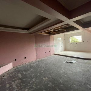 Casa com 180m², 3 dormitórios, 2 vagas, no bairro Jardim América em Caxias do Sul para Comprar