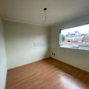 Casa com 180m², 3 dormitórios, 2 vagas, no bairro Jardim América em Caxias do Sul para Comprar