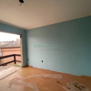Casa com 180m², 3 dormitórios, 2 vagas, no bairro Jardim América em Caxias do Sul para Comprar
