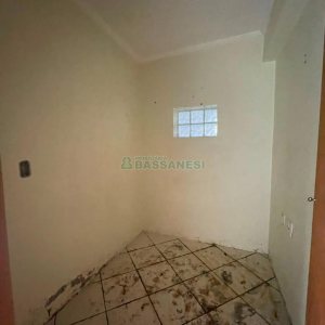 Casa com 180m², 3 dormitórios, 2 vagas, no bairro Jardim América em Caxias do Sul para Comprar
