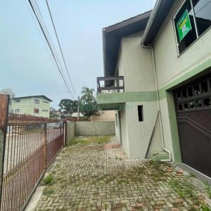 Casa com 180m², 3 dormitórios, 2 vagas, no bairro Jardim América em Caxias do Sul para Comprar