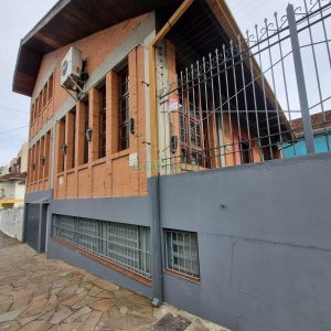 Casa Comercial com 270m², 4 vagas, no bairro Exposição em Caxias do Sul para Alugar
