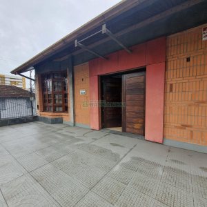 Casa Comercial com 270m², 4 vagas, no bairro Exposição em Caxias do Sul para Alugar