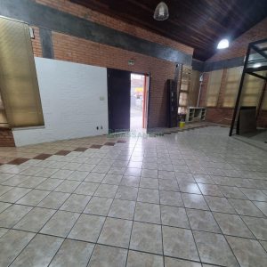 Casa Comercial com 270m², 4 vagas, no bairro Exposição em Caxias do Sul para Alugar