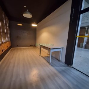 Casa Comercial com 270m², 4 vagas, no bairro Exposição em Caxias do Sul para Alugar