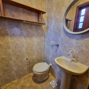 Casa Comercial com 270m², 4 vagas, no bairro Exposição em Caxias do Sul para Alugar