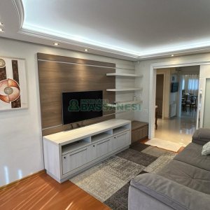 Casa com 270m², 2 dormitórios, 2 vagas, no bairro Pio X em Caxias do Sul para Alugar