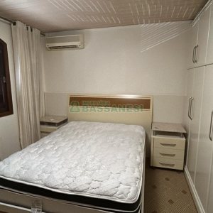 Casa com 270m², 2 dormitórios, 2 vagas, no bairro Pio X em Caxias do Sul para Alugar