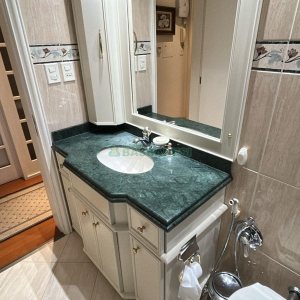 Casa com 270m², 2 dormitórios, 2 vagas, no bairro Pio X em Caxias do Sul para Alugar