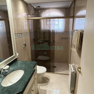 Casa com 270m², 2 dormitórios, 2 vagas, no bairro Pio X em Caxias do Sul para Alugar