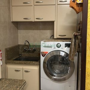 Casa com 270m², 2 dormitórios, 2 vagas, no bairro Pio X em Caxias do Sul para Alugar