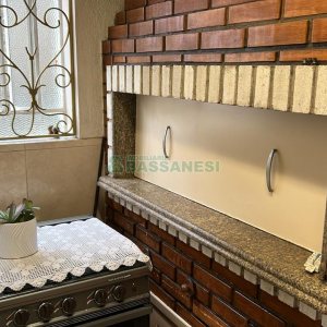 Casa com 270m², 2 dormitórios, 2 vagas, no bairro Pio X em Caxias do Sul para Alugar