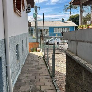 Casa com 270m², 2 dormitórios, 2 vagas, no bairro Pio X em Caxias do Sul para Alugar