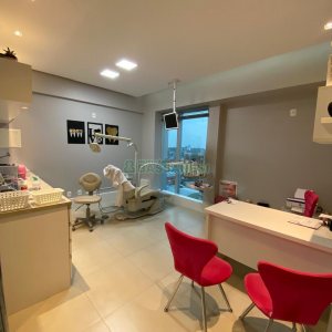 Sala com 61m², 1 vaga, no bairro Lourdes em Caxias do Sul para Comprar