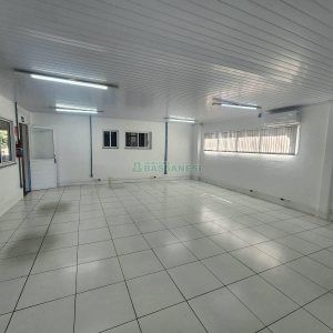 Pavilhão com 2961m², no bairro São Giácomo em Caxias do Sul para Alugar
