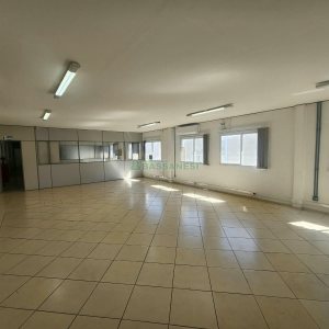 Pavilhão com 2961m², no bairro São Giácomo em Caxias do Sul para Alugar