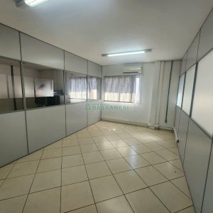 Pavilhão com 2961m², no bairro São Giácomo em Caxias do Sul para Alugar