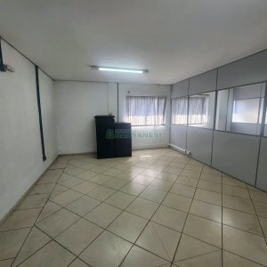 Pavilhão com 2961m², no bairro São Giácomo em Caxias do Sul para Alugar