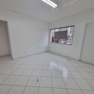 Sala, no bairro Centro em Caxias do Sul para Alugar