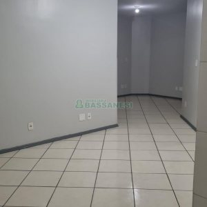 Apartamento com 30m², 1 dormitório, no bairro Centro em Caxias do Sul para Alugar