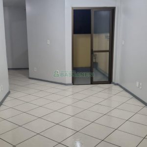 Apartamento com 30m², 1 dormitório, no bairro Centro em Caxias do Sul para Alugar