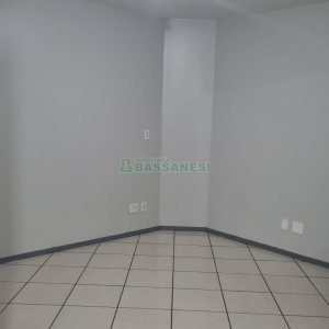 Apartamento com 30m², 1 dormitório, no bairro Centro em Caxias do Sul para Alugar