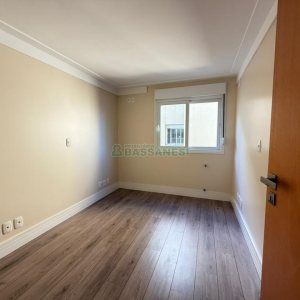 Apartamento com 159m², 3 dormitórios, 2 vagas, no bairro Centro em Caxias do Sul para Comprar