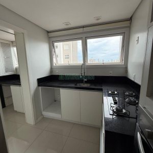 Apartamento com 137m², 3 dormitórios, 2 vagas, no bairro Madureira em Caxias do Sul para Comprar
