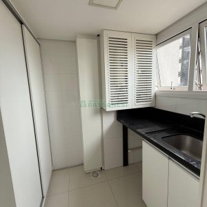 Apartamento com 137m², 3 dormitórios, 2 vagas, no bairro Madureira em Caxias do Sul para Comprar