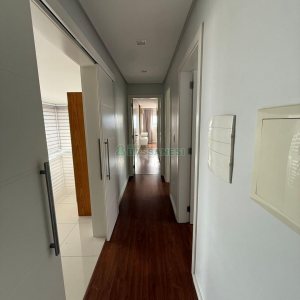 Apartamento com 137m², 3 dormitórios, 2 vagas, no bairro Madureira em Caxias do Sul para Comprar