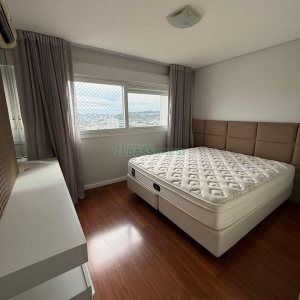 Apartamento com 137m², 3 dormitórios, 2 vagas, no bairro Madureira em Caxias do Sul para Comprar