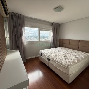 Apartamento com 137m², 3 dormitórios, 2 vagas, no bairro Madureira em Caxias do Sul para Comprar