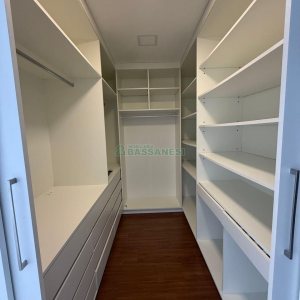 Apartamento com 137m², 3 dormitórios, 2 vagas, no bairro Madureira em Caxias do Sul para Comprar