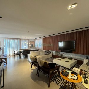 Apartamento com 161m², 3 dormitórios, 3 vagas, no bairro Exposição em Caxias do Sul para Comprar