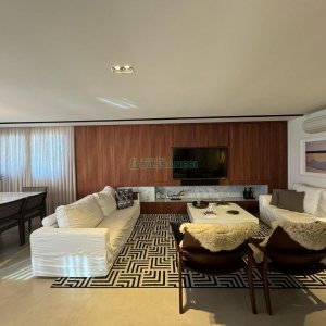 Apartamento com 161m², 3 dormitórios, 3 vagas, no bairro Exposição em Caxias do Sul para Comprar