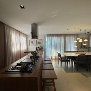 Apartamento com 161m², 3 dormitórios, 3 vagas, no bairro Exposição em Caxias do Sul para Comprar