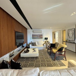 Apartamento com 161m², 3 dormitórios, 3 vagas, no bairro Exposição em Caxias do Sul para Comprar