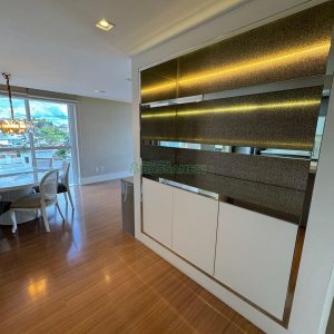 Apartamento com 125m², 3 dormitórios, 3 vagas, no bairro São Leopoldo em Caxias do Sul para Comprar