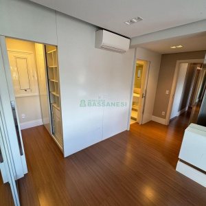 Apartamento com 125m², 3 dormitórios, 3 vagas, no bairro São Leopoldo em Caxias do Sul para Comprar