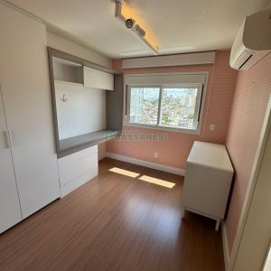 Apartamento com 125m², 3 dormitórios, 3 vagas, no bairro São Leopoldo em Caxias do Sul para Comprar