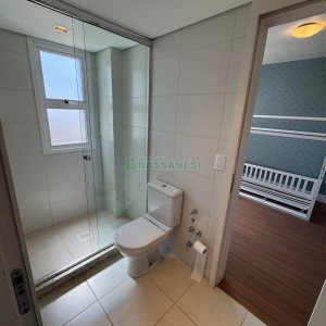 Apartamento com 125m², 3 dormitórios, 3 vagas, no bairro São Leopoldo em Caxias do Sul para Comprar