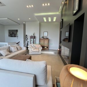 Casa Mobiliada com 332m², 3 dormitórios, 4 vagas, no bairro Linha 40 em Caxias do Sul para Comprar