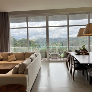 Casa Mobiliada com 332m², 3 dormitórios, 4 vagas, no bairro Linha 40 em Caxias do Sul para Comprar