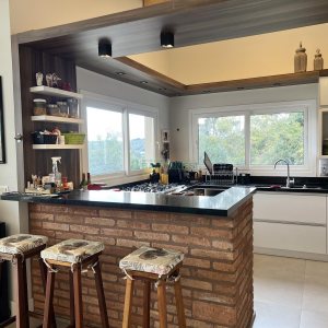 Casa Mobiliada com 332m², 3 dormitórios, 4 vagas, no bairro Linha 40 em Caxias do Sul para Comprar
