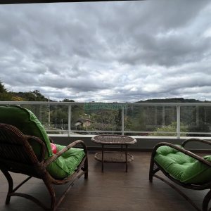Casa Mobiliada com 332m², 3 dormitórios, 4 vagas, no bairro Linha 40 em Caxias do Sul para Comprar