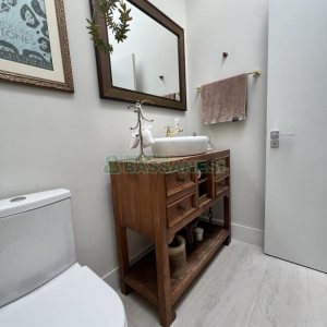 Casa Mobiliada com 332m², 3 dormitórios, 4 vagas, no bairro Linha 40 em Caxias do Sul para Comprar