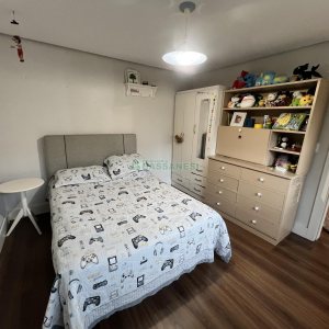 Casa Mobiliada com 332m², 3 dormitórios, 4 vagas, no bairro Linha 40 em Caxias do Sul para Comprar
